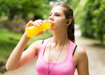 The 8 Best Natural Energy Drinks to Keep You Going in 2022