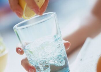 The Healthiest Non-Carbonated Drinks to Keep You Hydrated This Summer