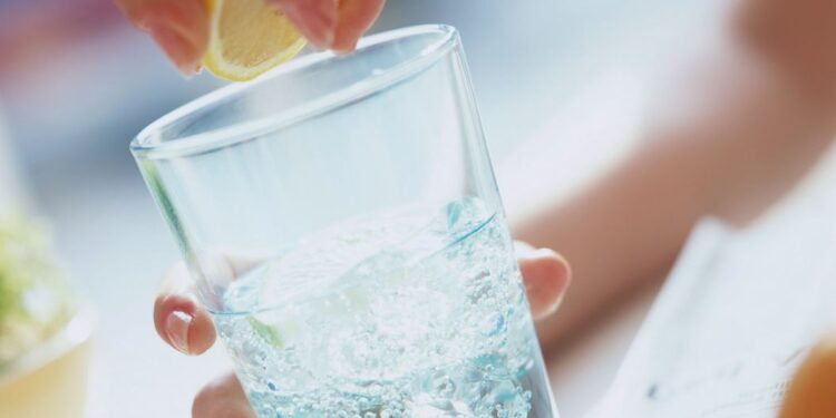 The Healthiest Non-Carbonated Drinks to Keep You Hydrated This Summer